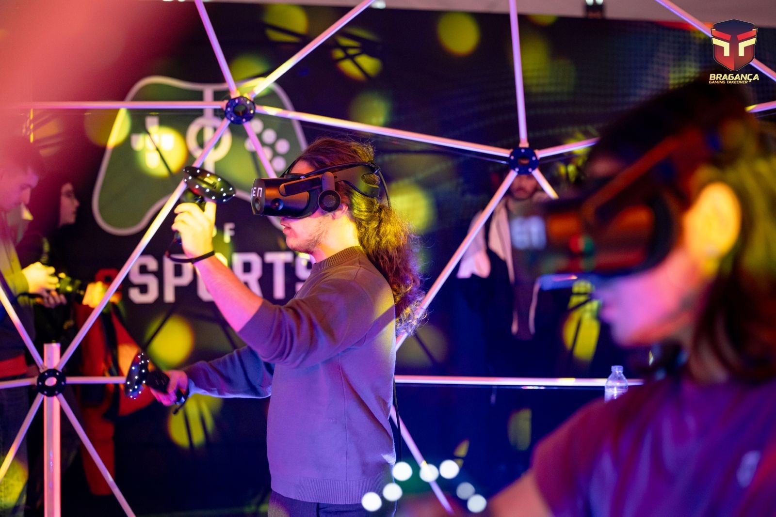 VR